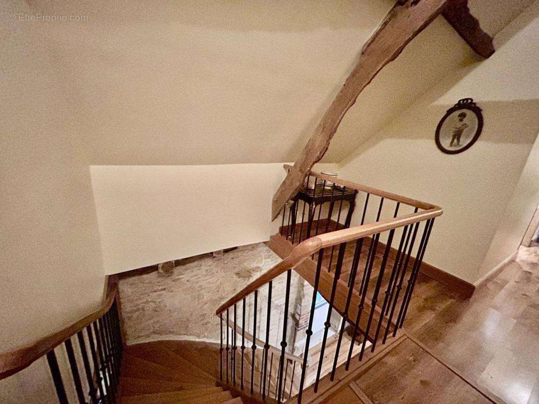 Maison à NADAILLAC-DE-ROUGE