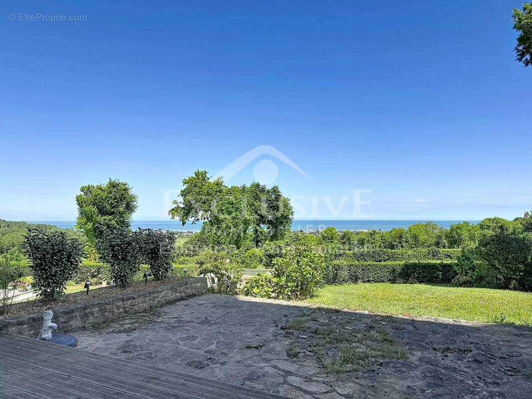 Appartement à TOURGEVILLE