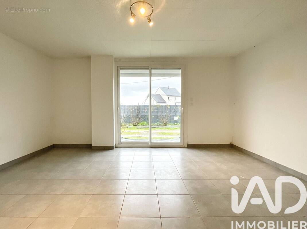 Appartement 195 m² à Radenac  - photo 1