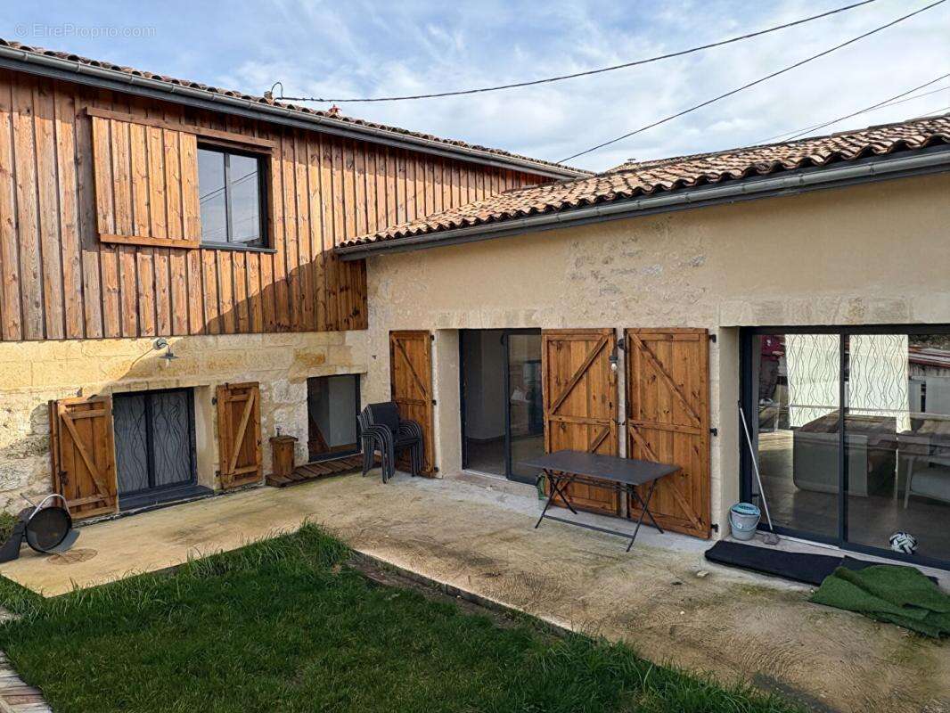 Maison à MONTAGNE