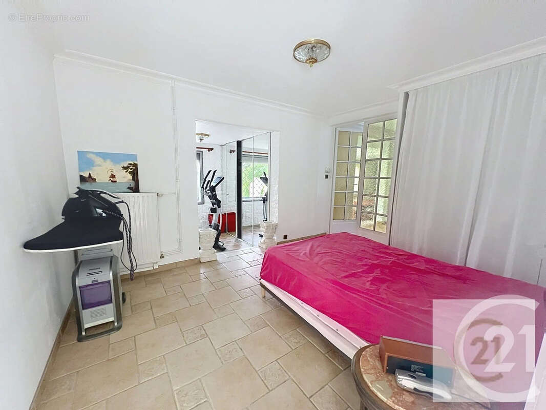 Maison 159 m² à Varennes  - photo 12