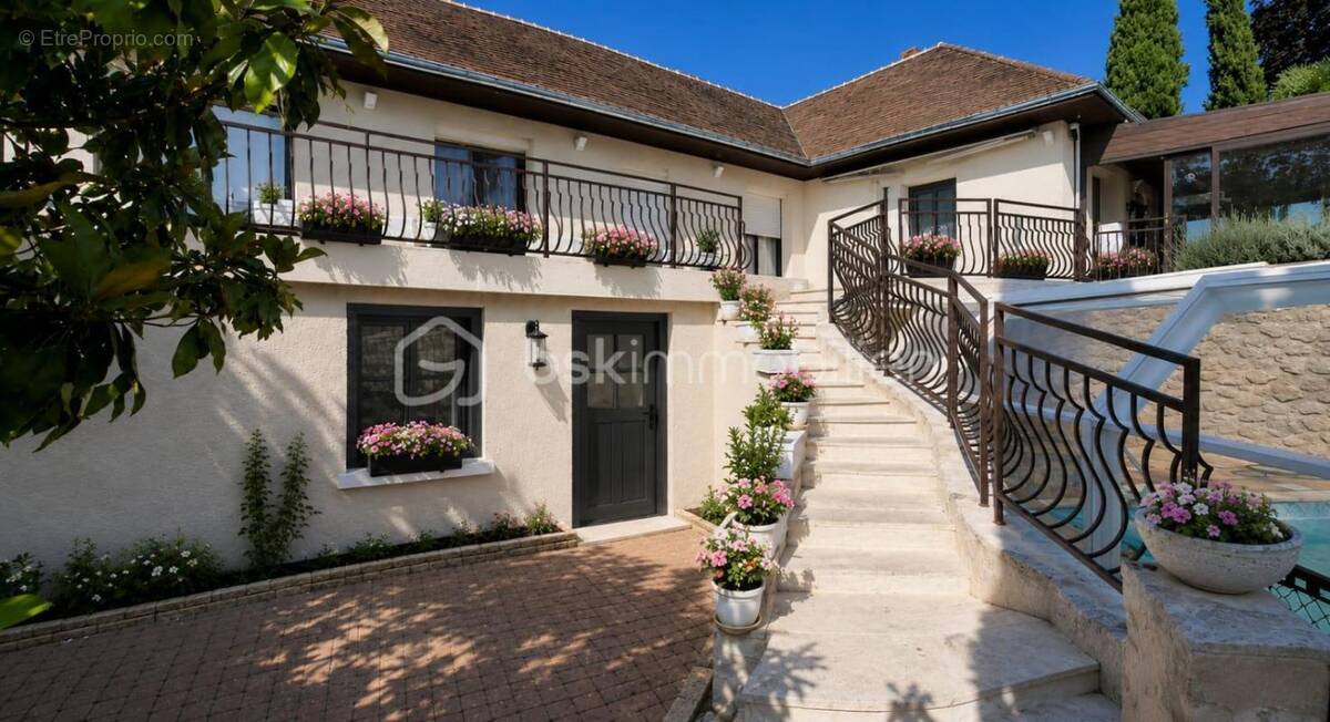 À vendre – Villa rénovée à Saint-Ouen - photo 1