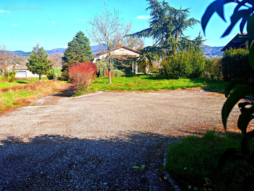 Maison à VERNOUX-EN-VIVARAIS