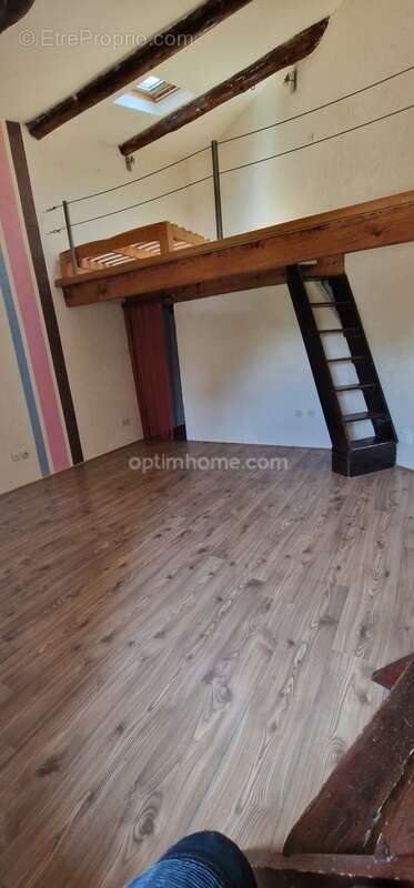 Maison à SAINT-MITRE-LES-REMPARTS