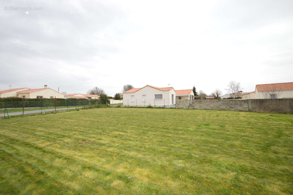 Maison à SAINT-PROUANT