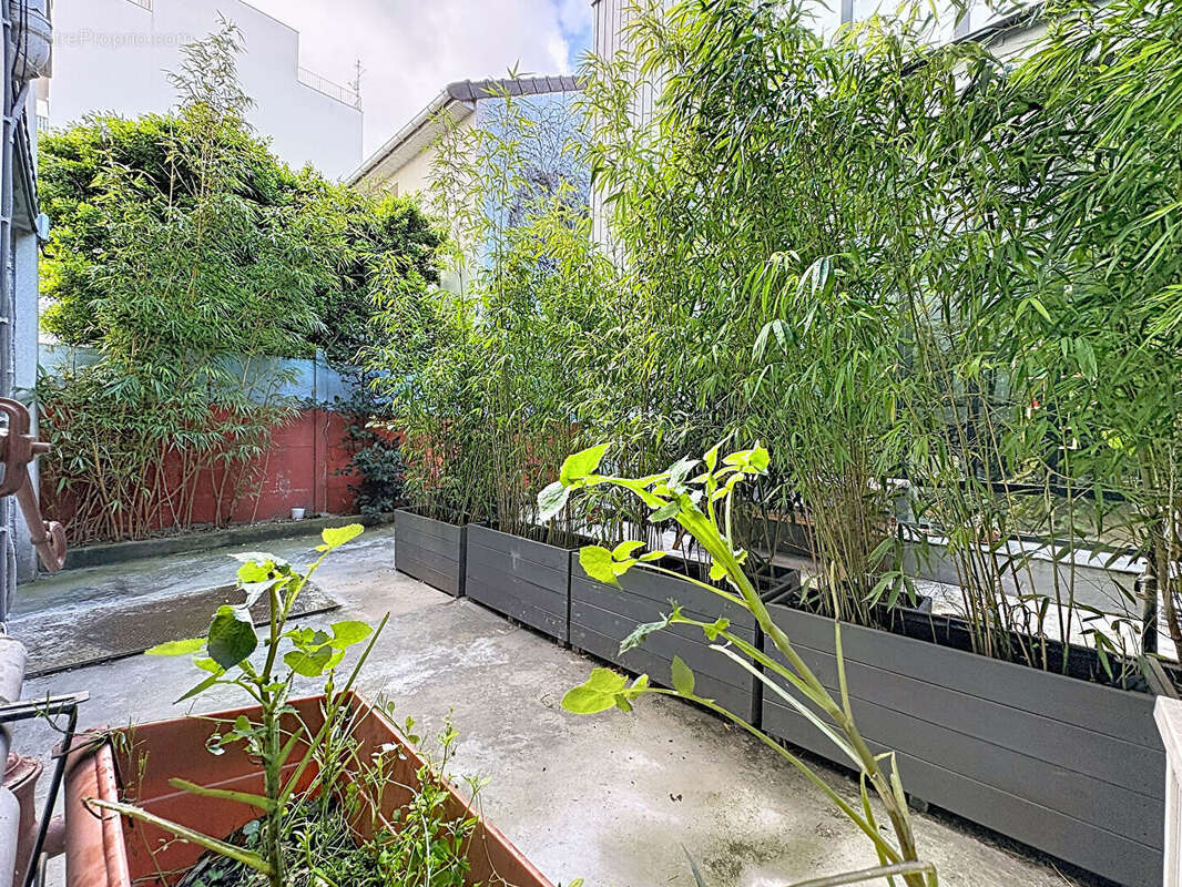 Appartement à LES LILAS