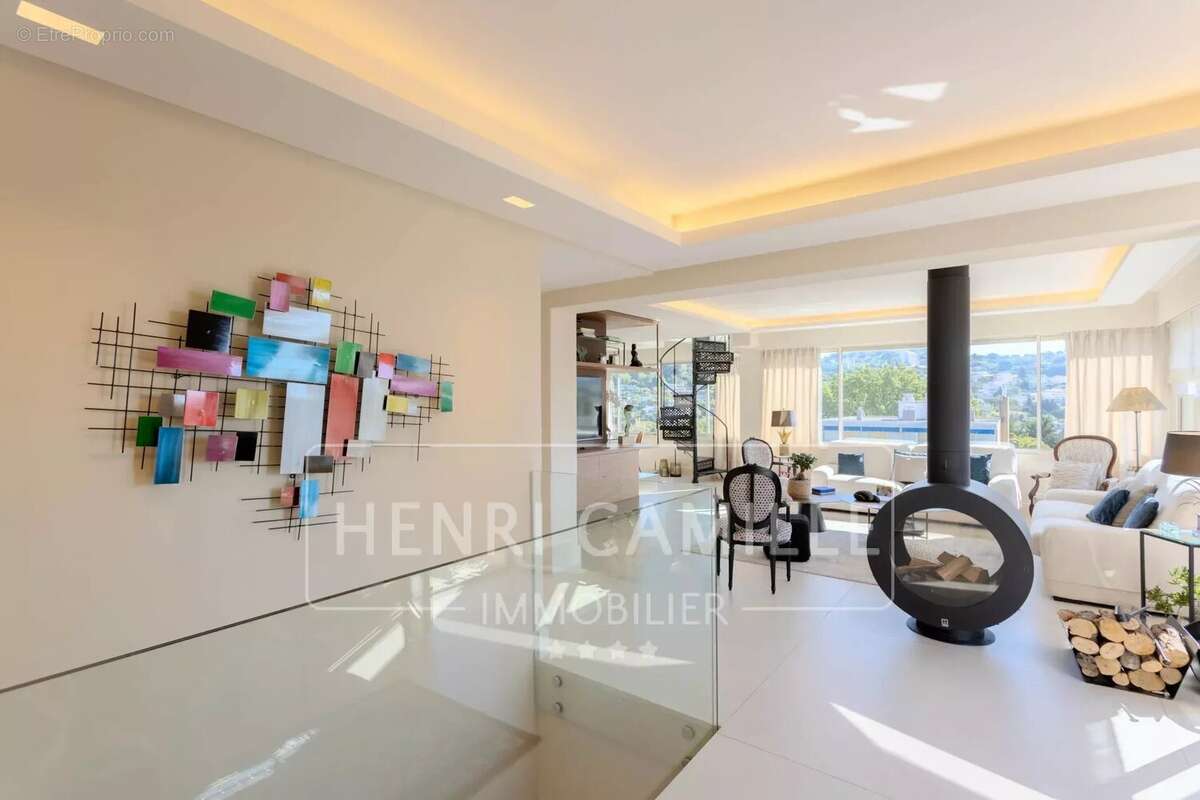 Appartement à LE CANNET