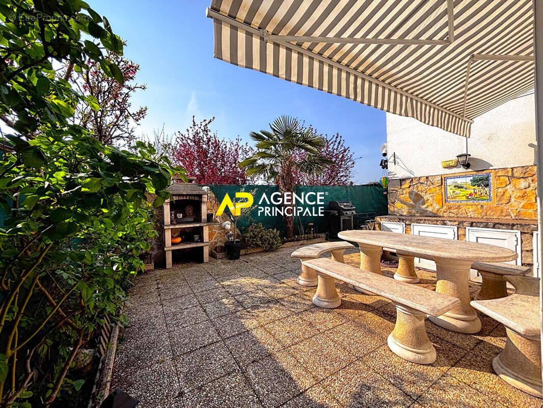 Appartement à SARTROUVILLE