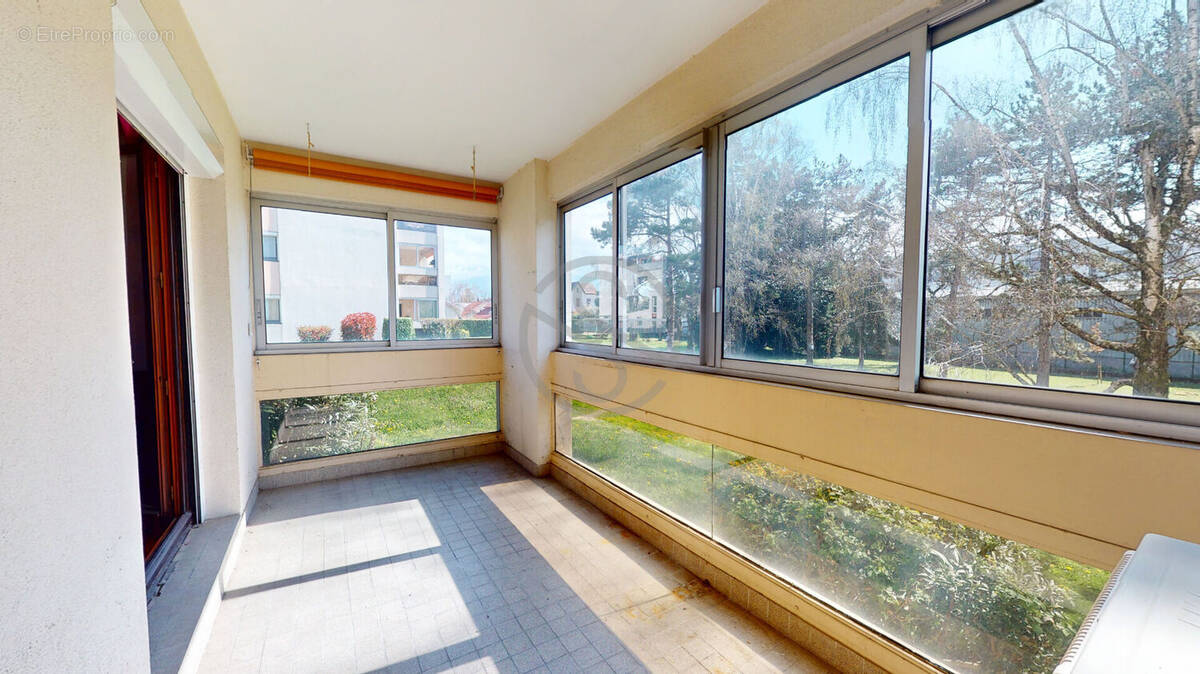 Appartement à SEYSSINET-PARISET