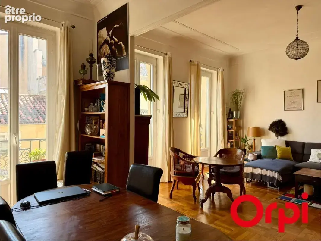 Appartement T4/5 lumineux de 122m² avec balcon et stationnement 13001 - photo 6