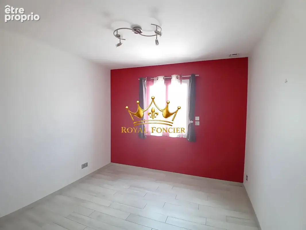 Maison 185 m² à Dange-Saint-Romain  - photo 5