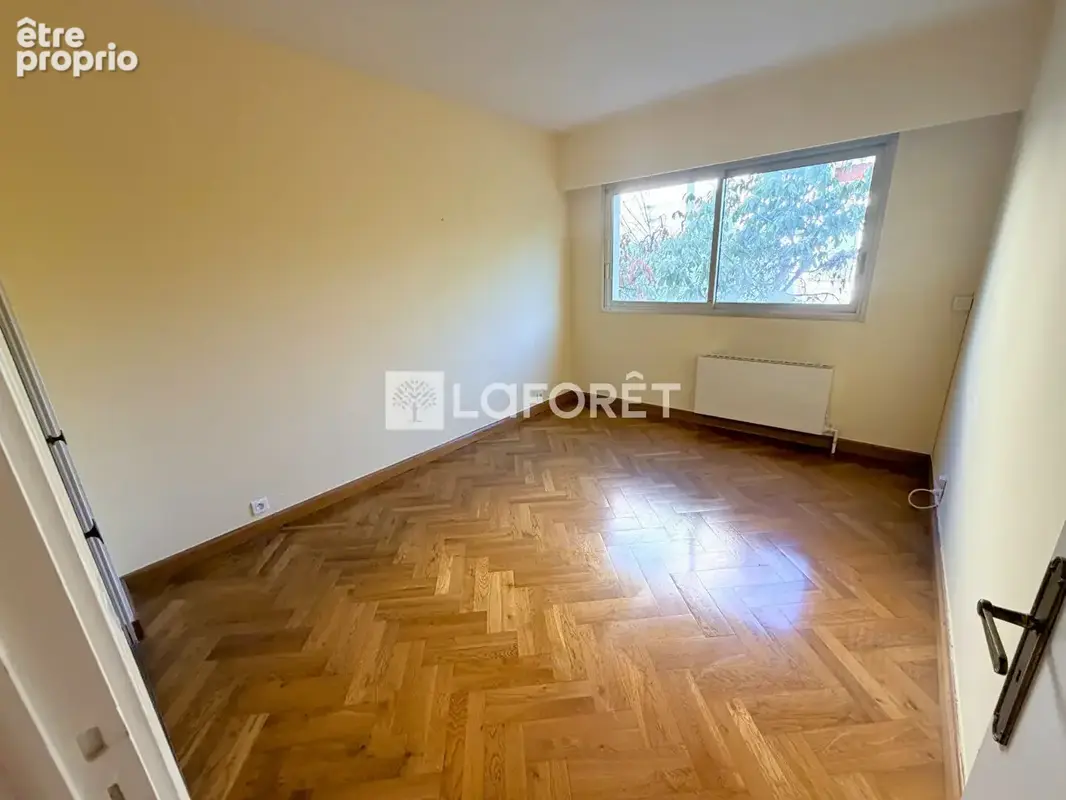 Cannes Oxford / Montrose : appartement 3/4 pièces 102 m² avec Box fermé et Cave - photo 10