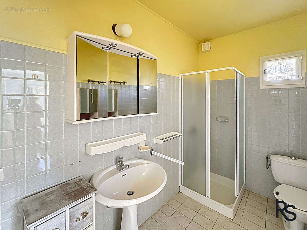 Maison à SAINT-ETIENNE-DE-BOULOGNE