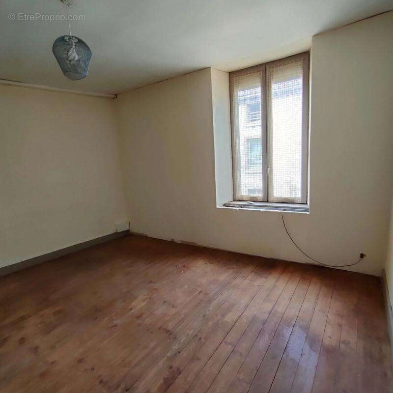 Maison à MORTAGNE-SUR-SEVRE