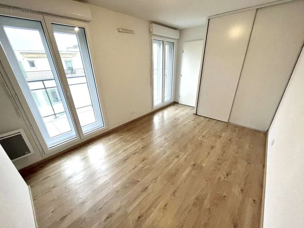 Appartement 3 pièces de 66 m² avec terrasse et double stationnement - photo 4