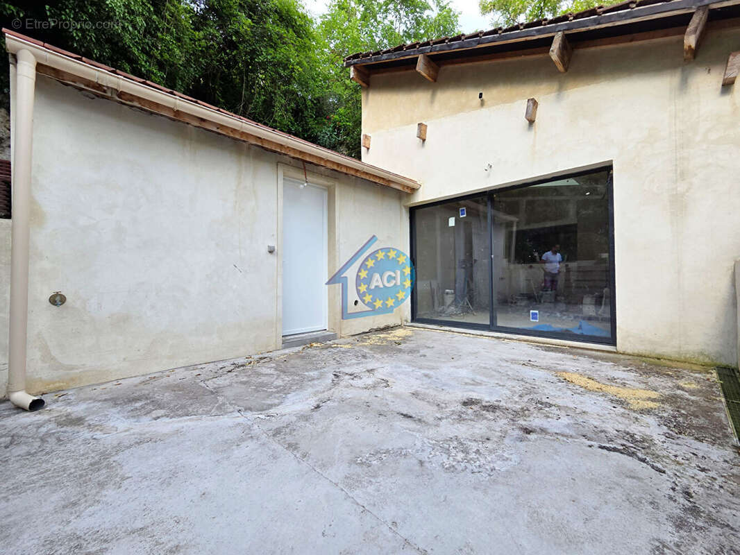 Maison à FOLLAINVILLE-DENNEMONT