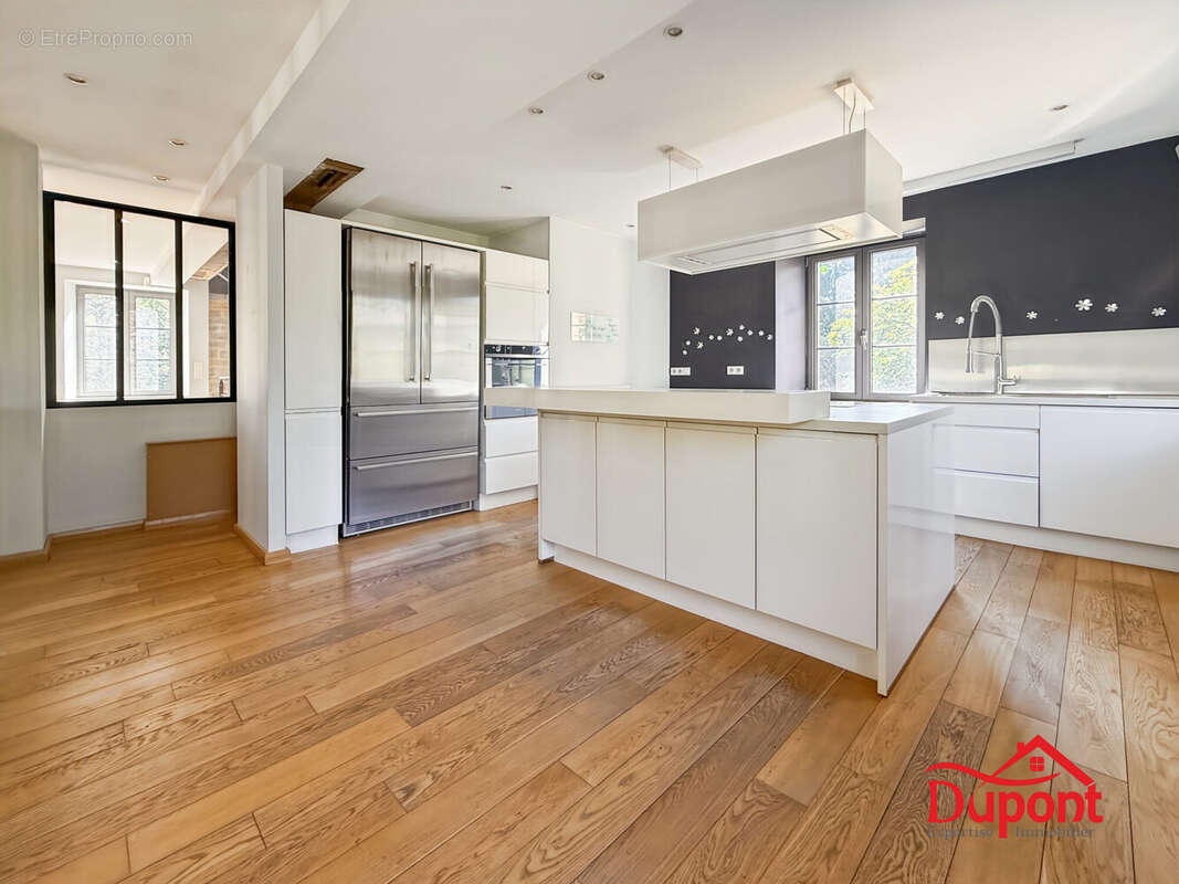Maison 680 m² à Tournes  - photo 7