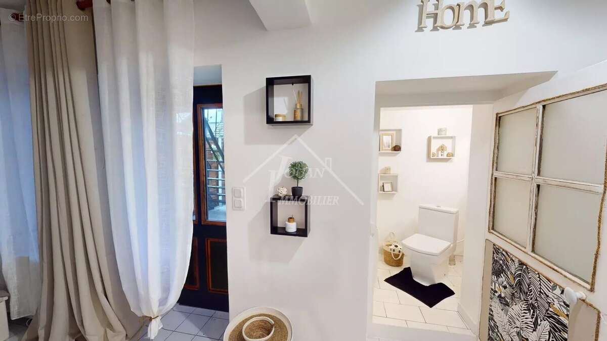 Maison à THENEUILLE