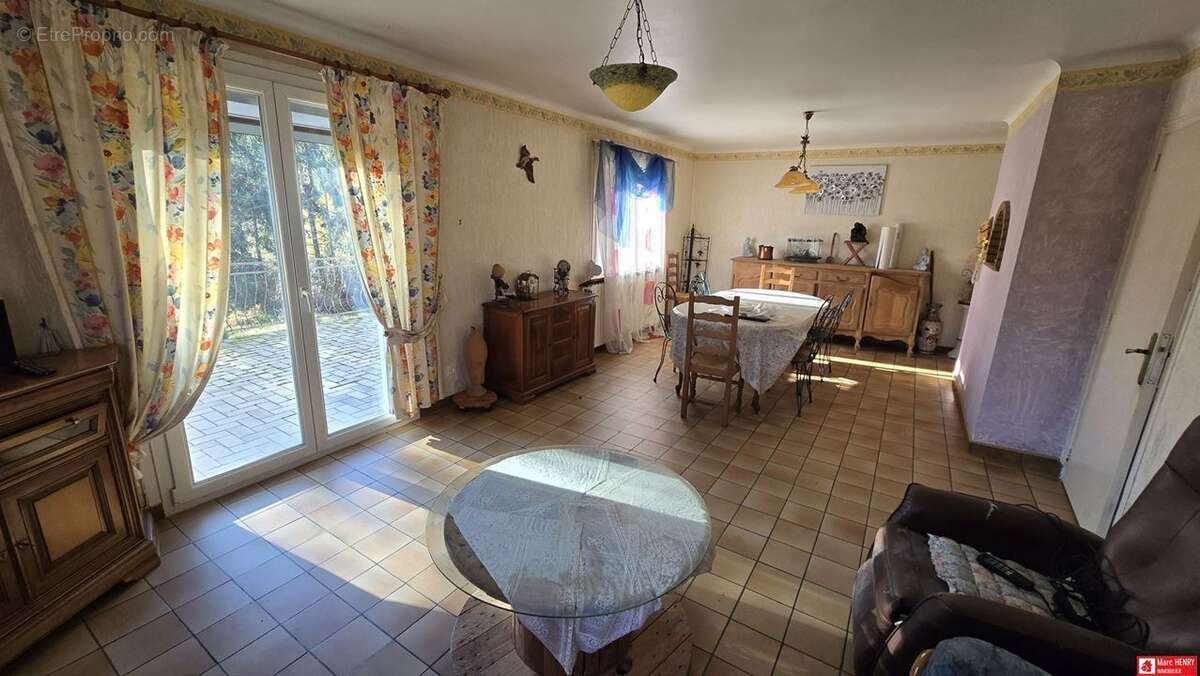 Maison à SAINT-NABORD