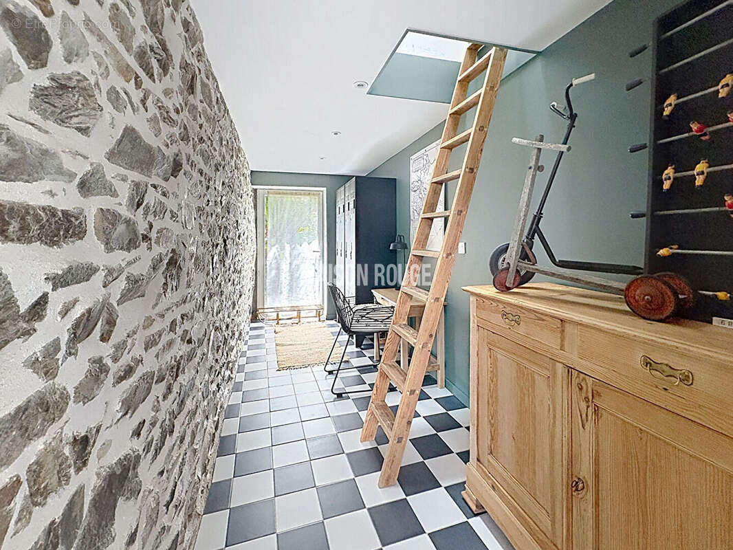 Étables-sur-Mer : Maison en pierre rénovée avec beaucoup de goût, extension contemporaine, 4 chambres et 4 200 m² de jardin au c - photo 7