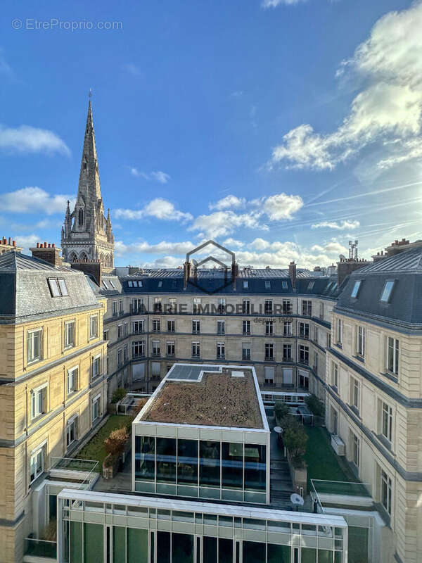 Appartement à PARIS-8E