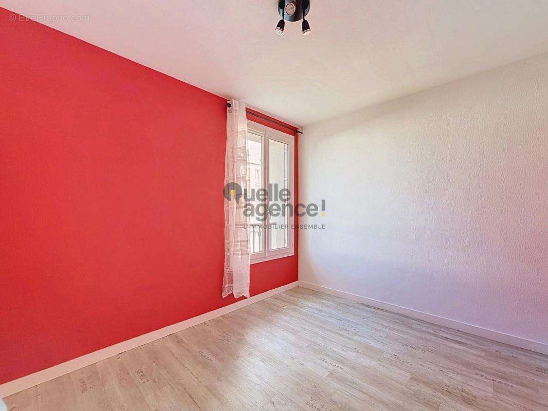 Appartement - Grand T2 Lumineux  - Rue Messidou - BREST 29200 - photo 9