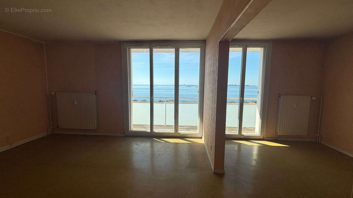 Appartement à PORT-DE-BOUC