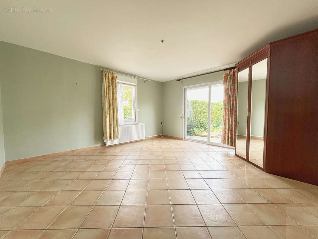 Maison - 5 chambres - 159 m2 - jardin - garage - photo 7
