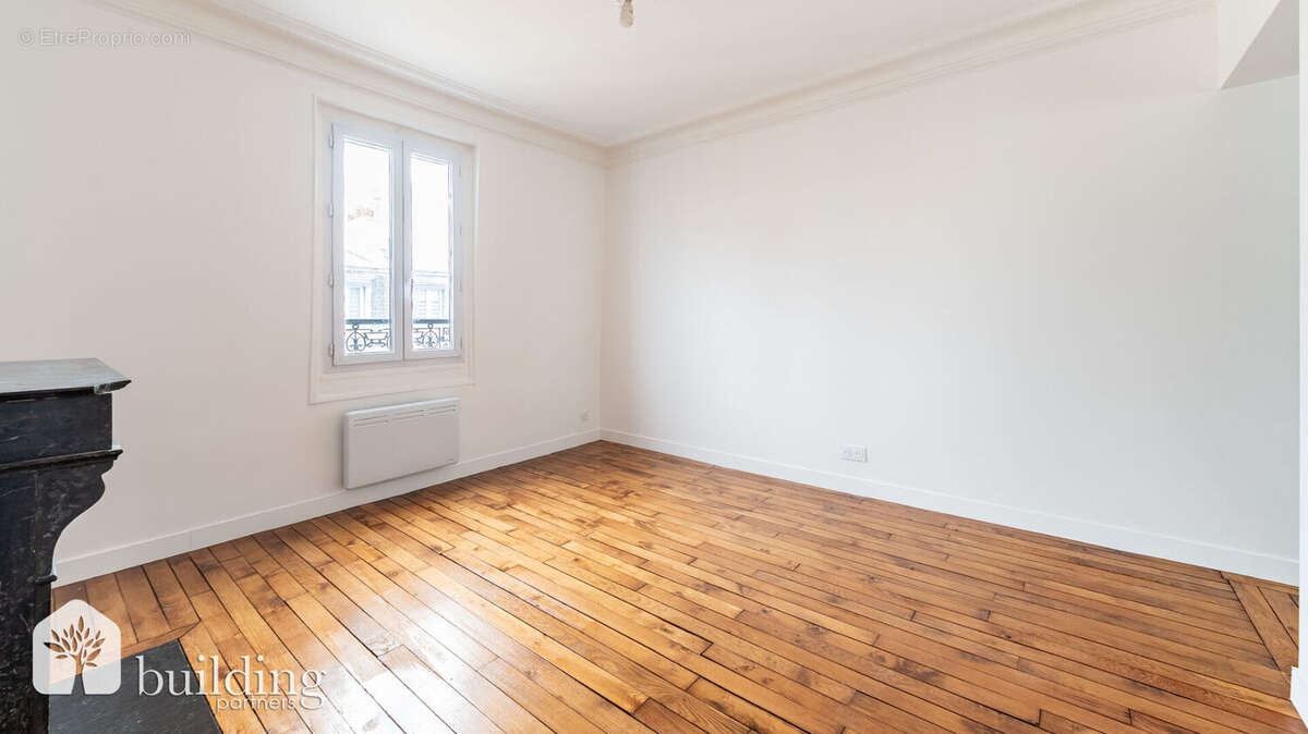 Levallois-Perret Mairie - Appartement 2 pièces rénové avec charme de l'ancien de 52.01m² - photo 5