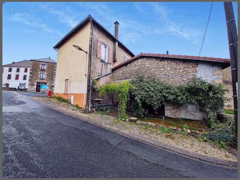 Maison à LACHAUX