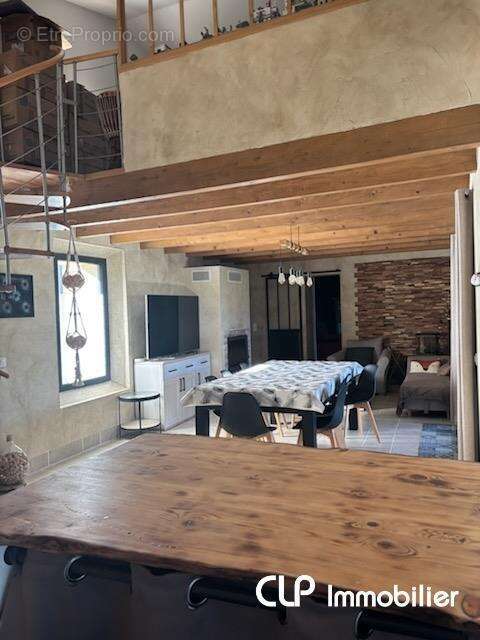 Maison 360 m² à Charols  - photo 4