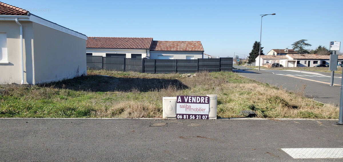 Terrain à LE SEQUESTRE