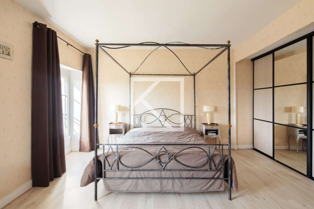 Maison à SAINT-PAVACE