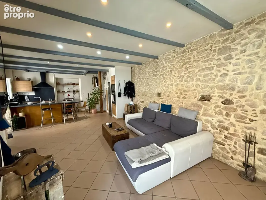 Maison de rue 103m² entièrement rénovée - Boffres - photo 4