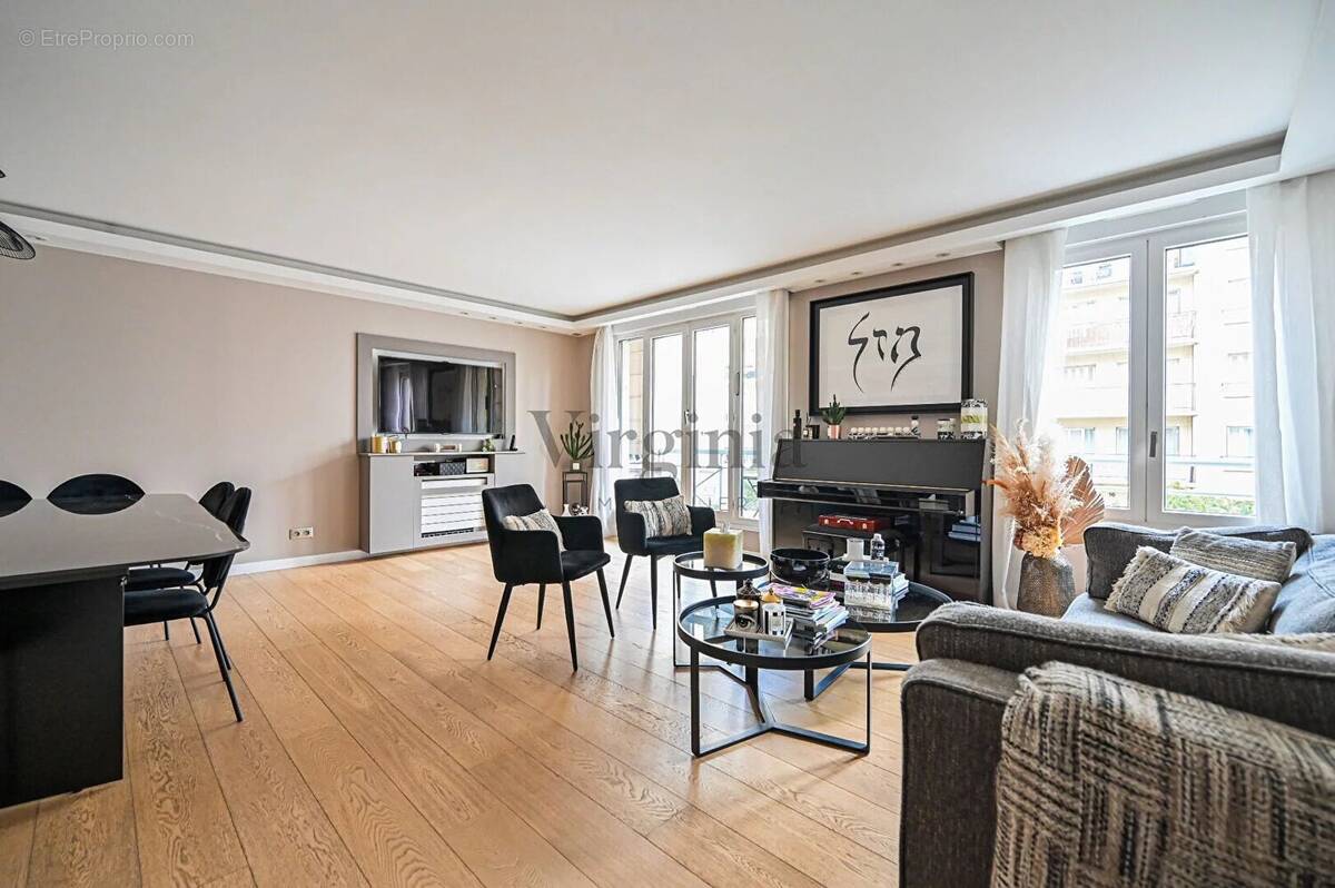 Appartement à CHARENTON-LE-PONT
