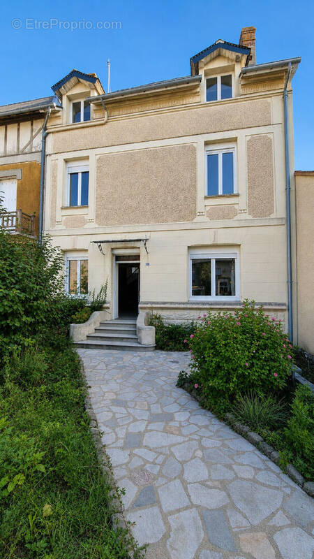 Maison à JAVRON-LES-CHAPELLES