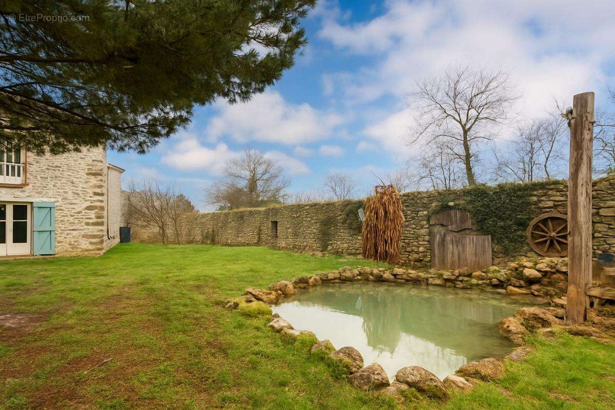 Maison à MORIGNY-CHAMPIGNY
