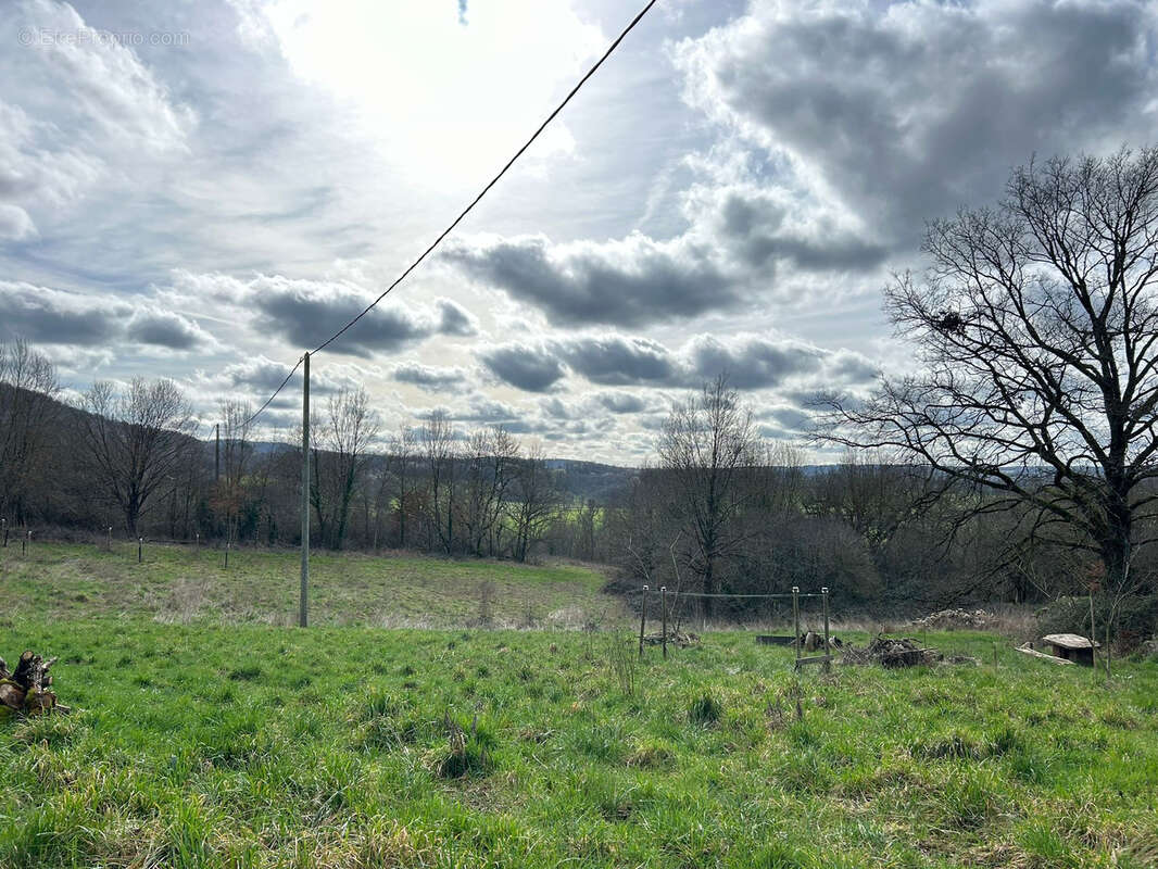 Maison à SALLES-COURBATIES