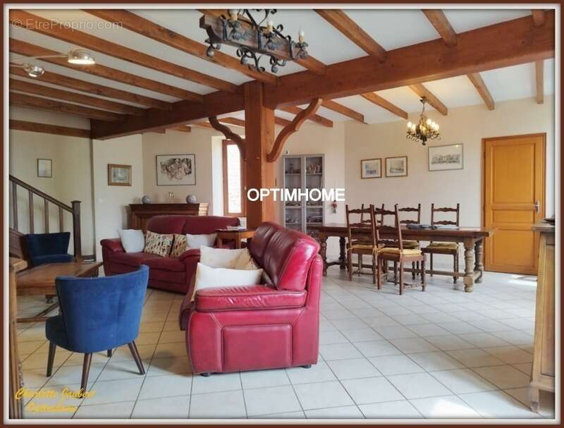 Maison à AUBETERRE-SUR-DRONNE