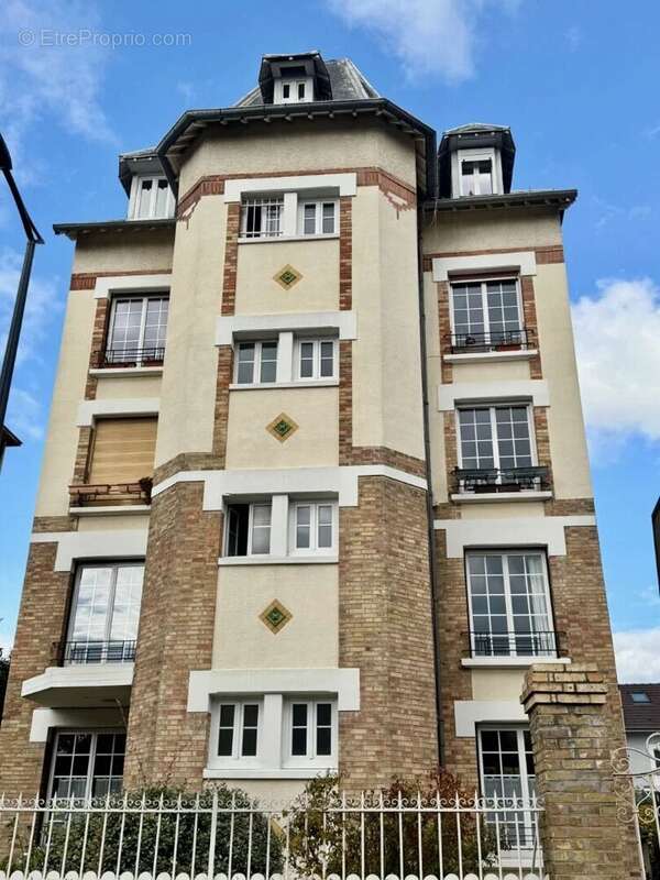 Appartement à COLOMBES
