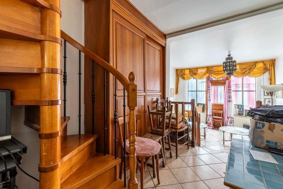 Appartement à PARIS-10E