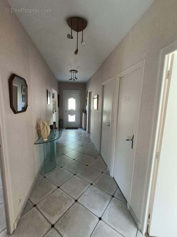 Maison 109 m² à Saint-Julien-L'ars  - photo 6
