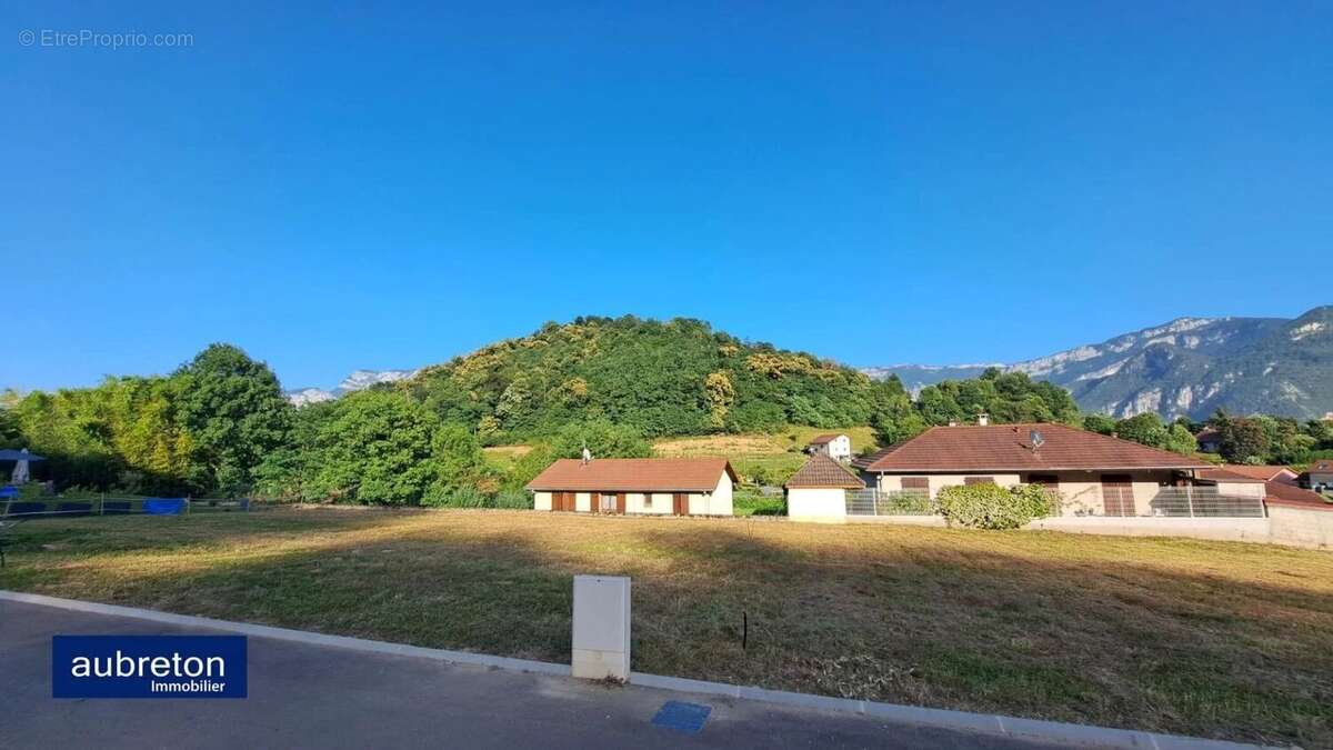 Appartement à L'ALBENC