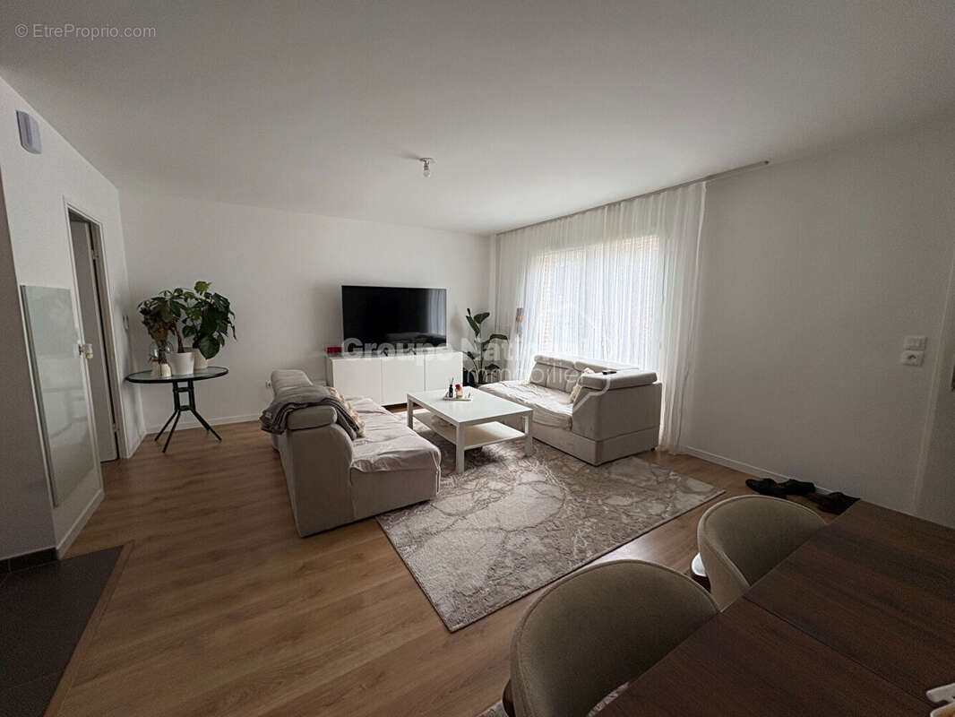 Appartement à GRISY-LES-PLATRES