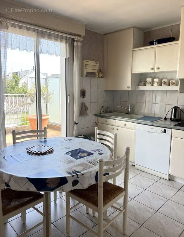 Maison 148 m² à Larmor-Plage  - photo 4