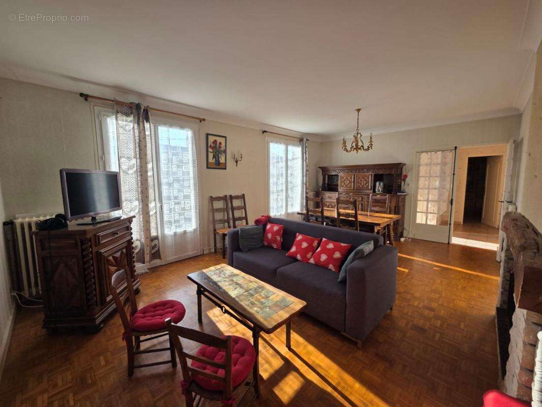 Maison à COULOUNIEIX-CHAMIERS