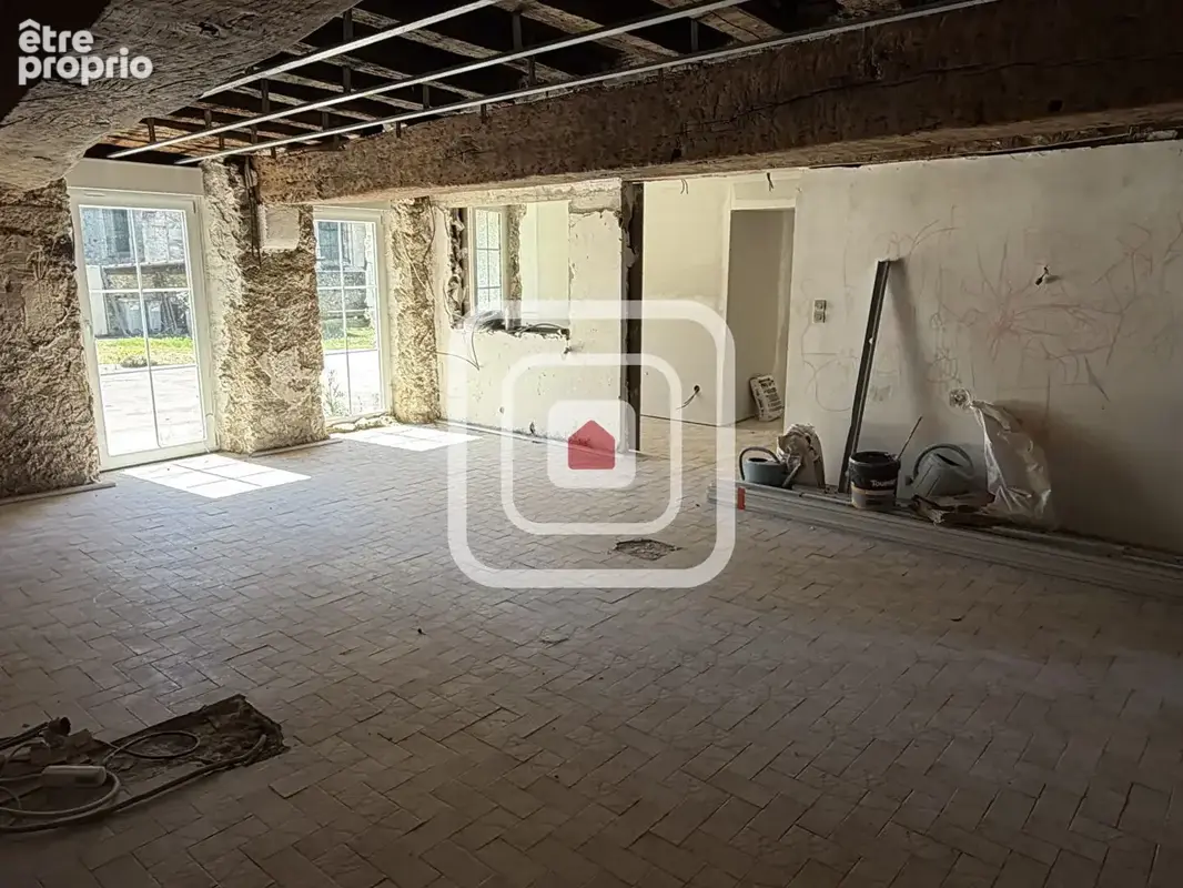 Ensemble immobilier de 278 m² avec jardin, piscine et dépendances - photo 5