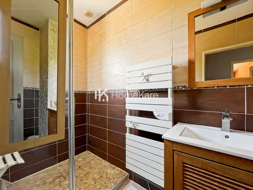 Appartement à AMBARES-ET-LAGRAVE