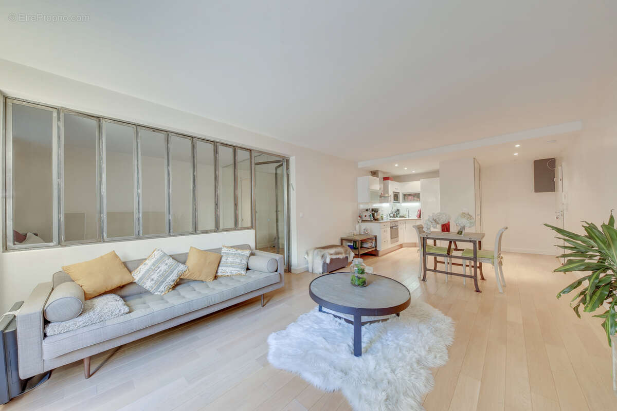 Appartement à PARIS-3E