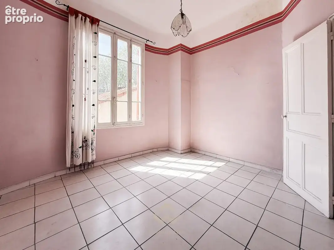 Chambre - Appartement T3 - Toulon (83100)